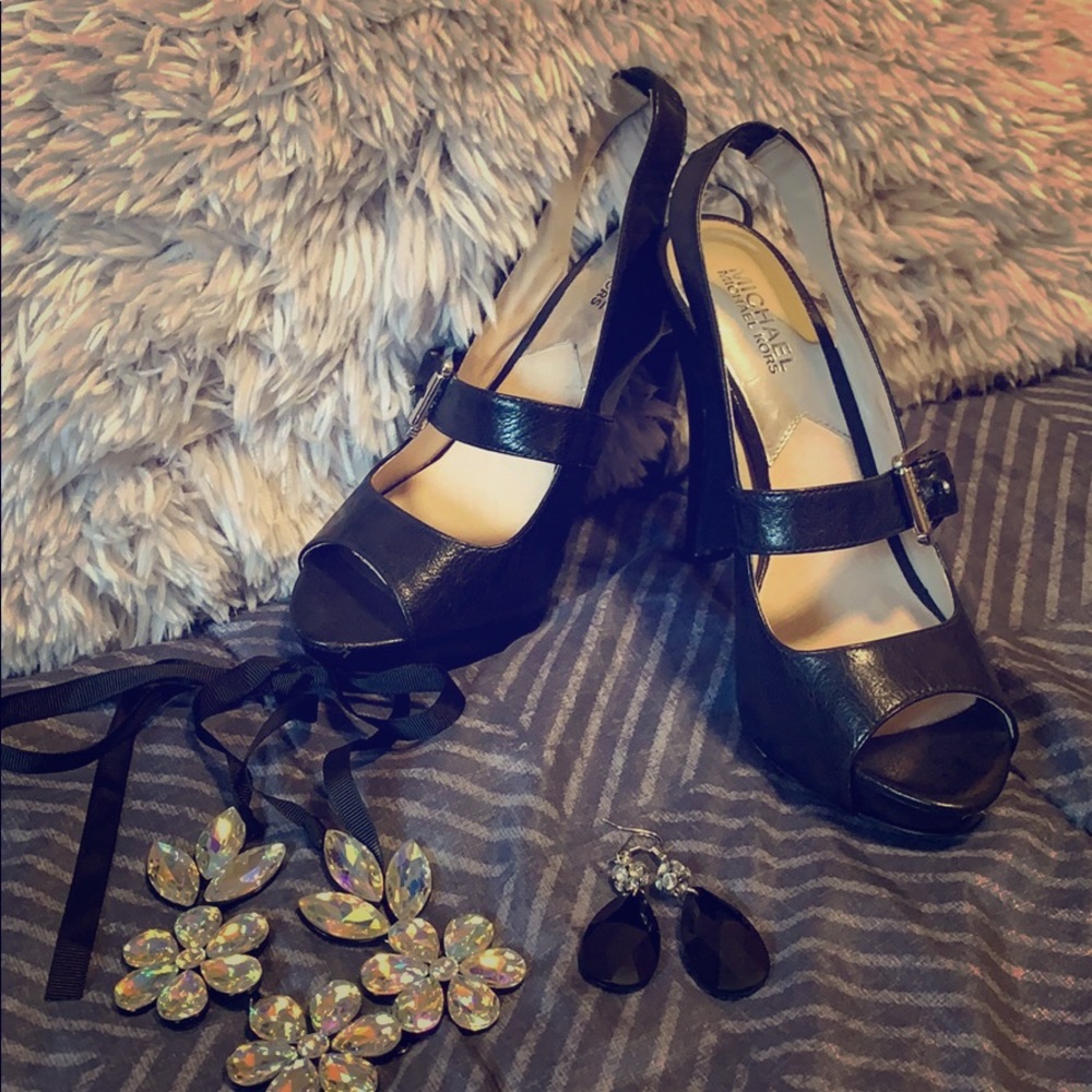 Michael Kors sz 7 4/12”heel